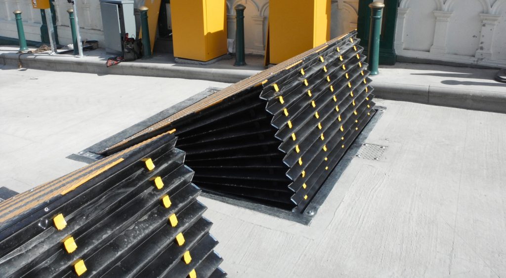 Shallow foundation road blocker - Hostile Vehicle Mitigation (HVM)