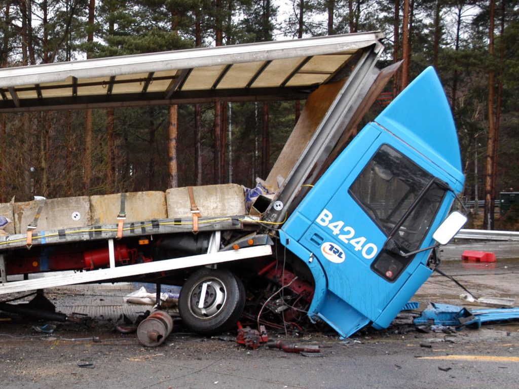 75/40 Bollard crash tested