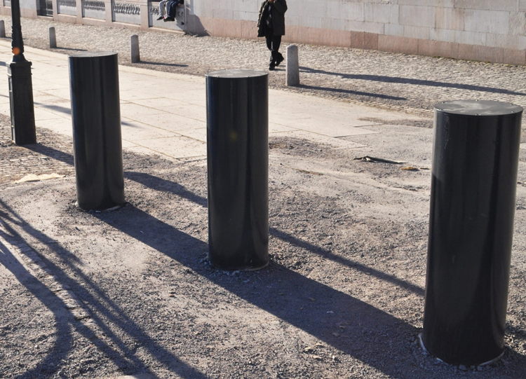 M30 Static Bollard